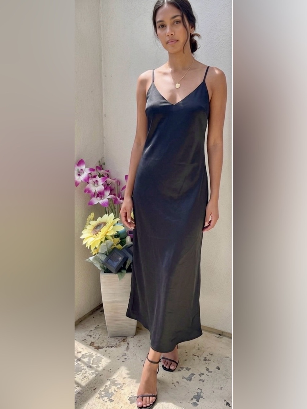 The Drop Elegant Classic Black Slip Dress - Sleek V-Neck Women's Dress